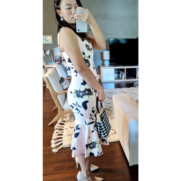 🆕 Floral Midi Dress - Picture 3 of 5